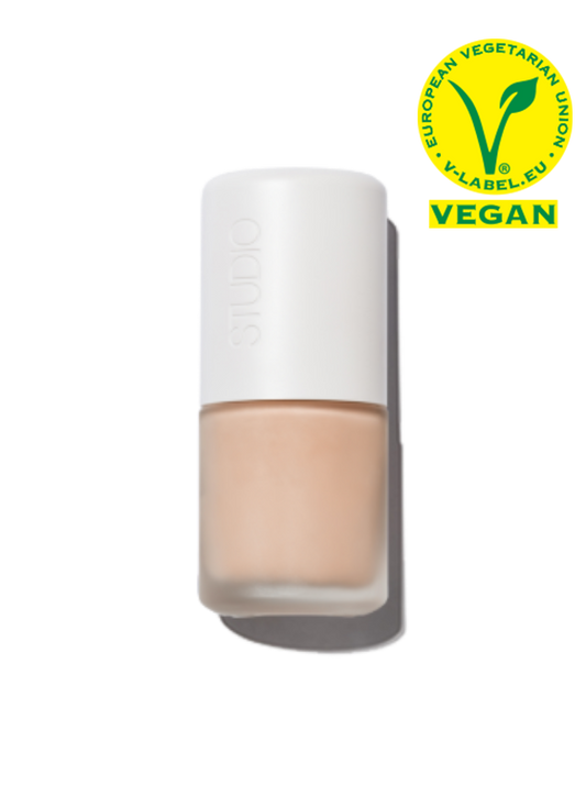 Studio Slim Fit Foundation
